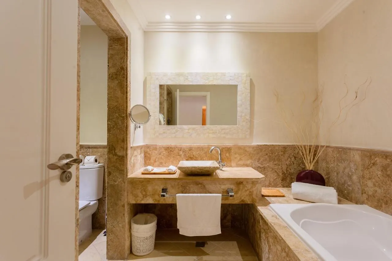 Luxe 1 Bedroom Cap Cana, Dr - Steps Away From Pool, King Bed, Caribbean Paradise! Punta Cana 0*,